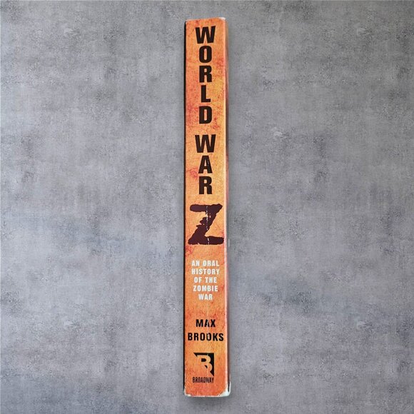 World War Z: An Oral History of the Zombie War Paperback - Picture 2 of 3